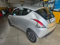 Usata Lancia Ypsilon 80 CV (58 kW) 2015 Grigio Utilitaria