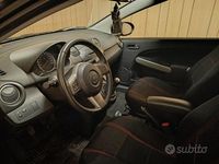 Usata Mazda 2 Sporty 84 CV (61 kW) 2011 Nero Utilitaria