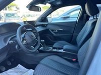 Usata Peugeot 2008 Allure 101 CV (74 kW) 2024 Grigio SUV