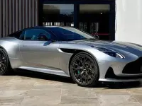 Nuova Aston Martin DB12 680 CV (500 kW) 2026 Spirit silver Coupé