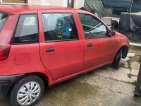 Begagnad Fiat Punto 54 HK (39 kW) 1998 Röd Sedan