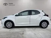 Usata Toyota Yaris Hybrid Active 116 CV (85 kW) 2023 Bianco Berlina