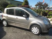 Käytetty Renault Modus Dynamique 75 HP (55 kW) 2008 Harmaa Tila-auto