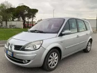Usata Renault Grand Scénic II 111 CV (81 kW) 2009 Argento Monovolume