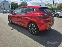 Begagnad Renault Clio V Techno 101 HK (74 kW) 2023 Röd Sedan