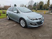 Usata Opel Astra Cosmo 140 CV (102 kW) 2014 Blu Station wagon
