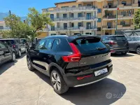 Usata Volvo XC40 Momentum 150 CV (110 kW) 2020 Nero SUV
