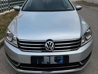 Usata VW Passat 170 CV (125 kW) 2012 Grigio Station wagon