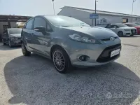 Usata Ford Fiesta Titanium 92 CV (67 kW) 2010 Blu Berlina