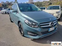 Usata Mercedes 180 Business 109 CV (80 kW) 2015 Blu Berlina