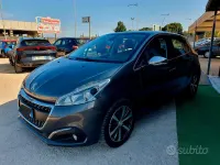 Usata Peugeot 208 Allure 82 CV (60 kW) 2018 Grigio Utilitaria