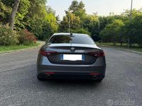 Usata Alfa Romeo Giulia 190 CV (139 kW) 2019 Grigio Berlina