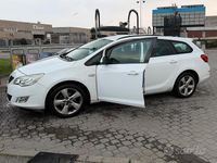Usata Opel Astra 2011 Bianco Station wagon