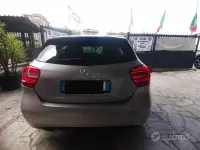 Usata Mercedes A180 Executive 109 CV (80 kW) 2015 Grigio Utilitaria