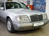 Usata Mercedes E220 150 CV (110 kW) 1993 Argento Station wagon
