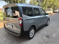 Usata Ford Tourneo Courier Active 125 CV (91 kW) 2024 Grigio Monovolume
