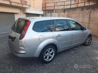 Usata Ford Focus 90 CV (66 kW) 2007 Grigio Station wagon
