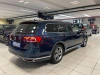 Usata VW Passat Executive 150 CV (110 kW) 2024 Blu Station wagon