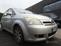 Usata Toyota Corolla Verso Sol 109 CV (80 kW) 2006 Grigio Monovolume