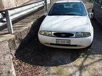 Usata Ford Fiesta 75 CV (55 kW) 1998 Bianco Utilitaria