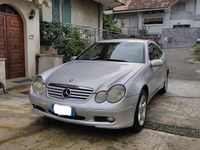 Usata Mercedes C200 Avantgarde 122 CV (89 kW) 2005 Grigio Coupé