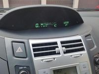 Occasion Toyota Yaris Luna 87 ch (63 kW) 2007 Gris Citadine