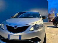 Usata Lancia Ypsilon 80 CV (58 kW) 2017 Grigio Utilitaria