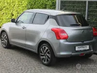 Usata Suzuki Swift 83 CV (61 kW) 2023 Grigio Utilitaria