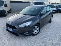 Usado Ford Focus Titanium 120 HP (88 kW) 2015 Cinzento Sedan