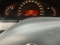 Usata Mercedes C220 Classic 143 CV (105 kW) 2002 Argento Berlina