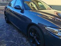 Usata Alfa Romeo Giulia Executive 160 CV (117 kW) 2018 Blu/azzurro Berlina