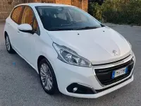 Usata Peugeot 208 75 CV (55 kW) 2018 Bianco Utilitaria