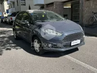 Usata Ford Fiesta Titanium 101 CV (74 kW) 2013 Grigio Utilitaria