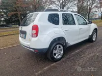 Usata Dacia Duster Lauréate 105 CV (77 kW) 2012 Bianco SUV