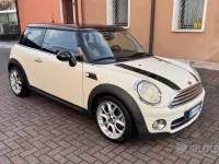 Usata Mini Cooper D 109 CV (80 kW) 2007 Beige Utilitaria