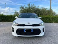 Usata Kia Rio 90 CV (66 kW) 2017 Bianco Berlina