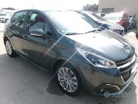 Usata Peugeot 208 Allure 74 CV (54 kW) 2018 Grigio Utilitaria