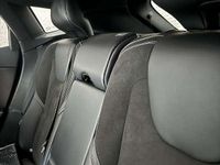 Usata Volvo V40 R-Design 120 CV (88 kW) 2017 Rosso Berlina