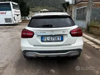 Usata Mercedes GLA200 136 CV (100 kW) 2017 Bianco SUV