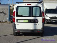 Usata Fiat Doblò 90 CV (66 kW) 2012 Bianco Monovolume
