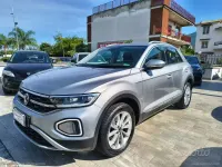 Usata VW T-Roc Style 150 CV (110 kW) 2022 Argento SUV