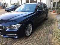 Usata BMW 320 Luxury Line 184 CV (135 kW) 2012 Blu Station wagon