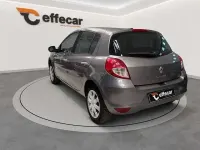 Usata Renault Clio II Luxe 75 CV (55 kW) 2010 Grigio Berlina