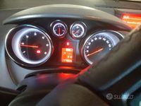 Usata Opel Meriva 101 CV (74 kW) 2012 Marrone Monovolume