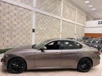 Usata Alfa Romeo Giulia 180 CV (132 kW) 2017 Grigio Berlina