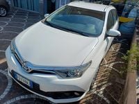 Usata Toyota Auris Hybrid Business Edition 99 CV (72 kW) 2016 Bianco Station wagon