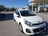 Usata Kia Rio 75 CV (55 kW) 2016 Bianco Utilitaria