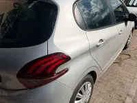 Usata Peugeot 208 Allure 82 CV (60 kW) 2015 Argento Utilitaria