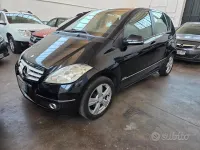Usata Mercedes A180 Premium 109 CV (80 kW) 2011 Nero Berlina