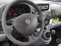 Usata Fiat Doblò 105 CV (77 kW) 2005 Grigio Monovolume